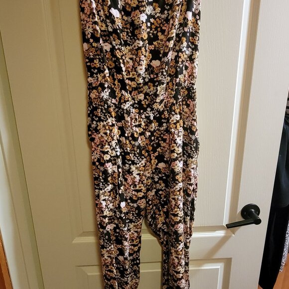 Sunday Best Romper - Picture 2 of 2